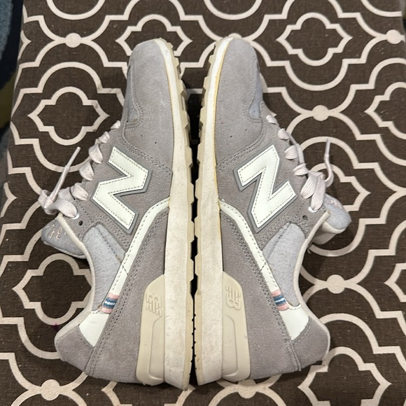 Women’s New Balance 696 - W9.5 - Picture 6 of 6